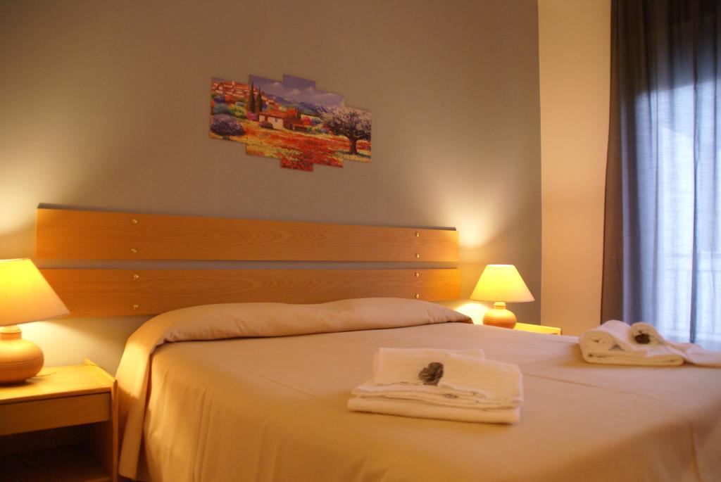 Hotel Rasula Alta กราวินา ดิ กาตาเนีย ภายนอก รูปภาพ