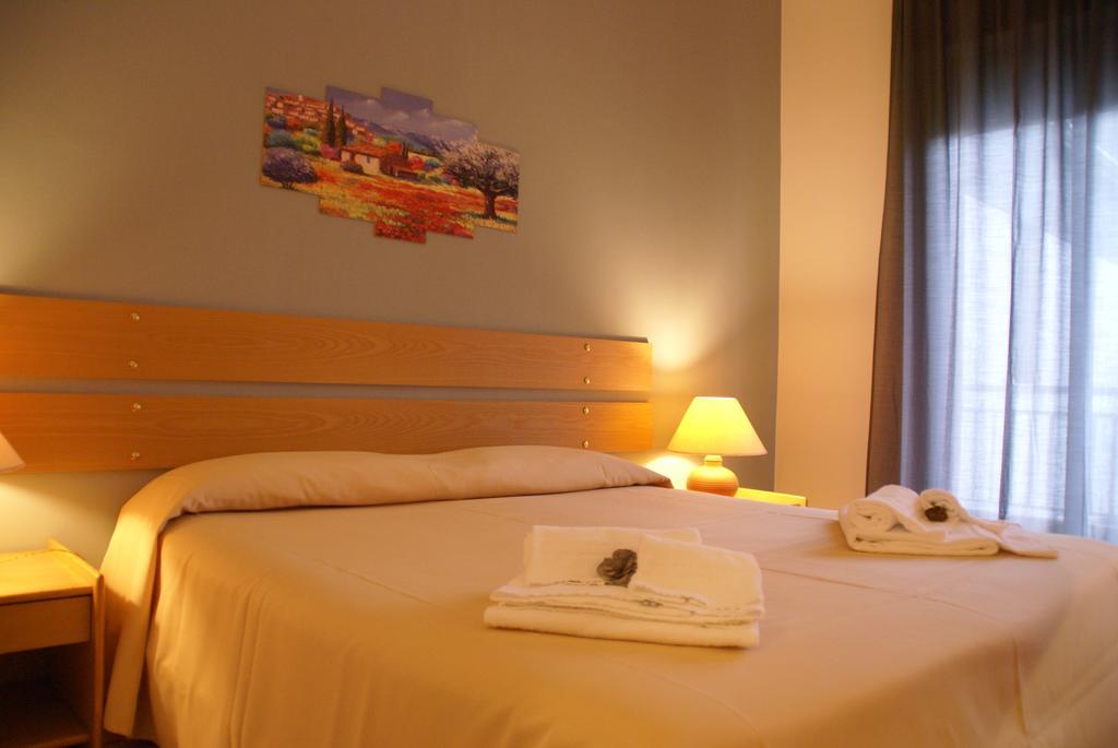 Hotel Rasula Alta กราวินา ดิ กาตาเนีย ภายนอก รูปภาพ