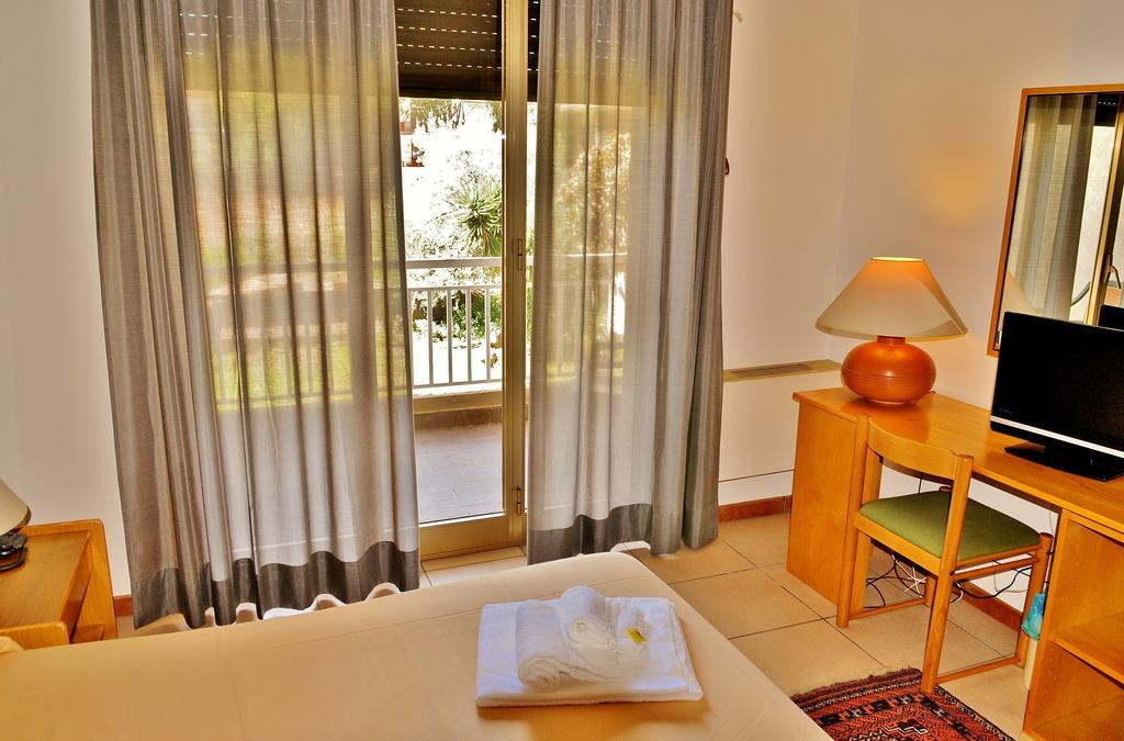 Hotel Rasula Alta กราวินา ดิ กาตาเนีย ภายนอก รูปภาพ