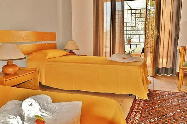Hotel Rasula Alta กราวินา ดิ กาตาเนีย ภายนอก รูปภาพ